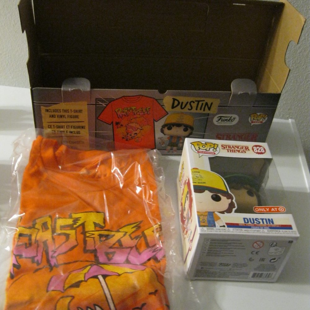 Funko Pop&Tee Stranger Things NIB